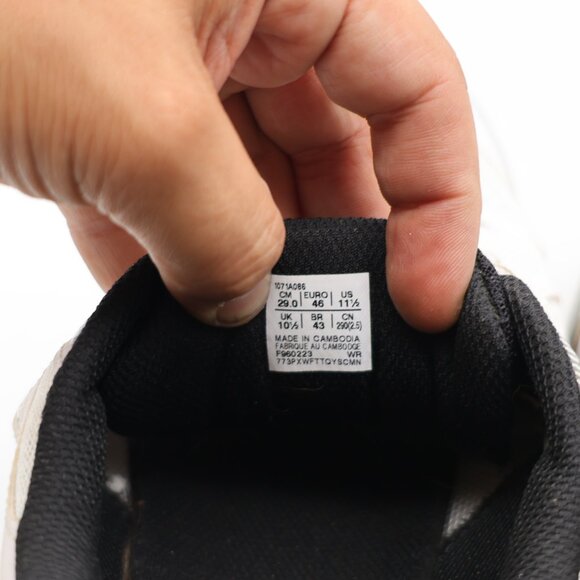 Asics Upcourt 5 Volleyball Men's Size 11.5 White 
 Athletic Sneakers 1071A086 - Picture 3 of 11